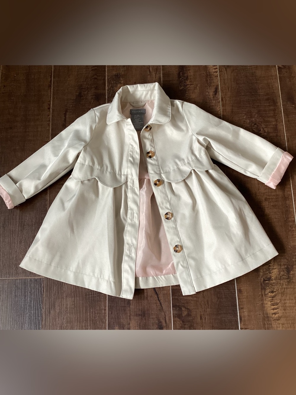 Tahari toddler scalloped trench coat,size 12m.